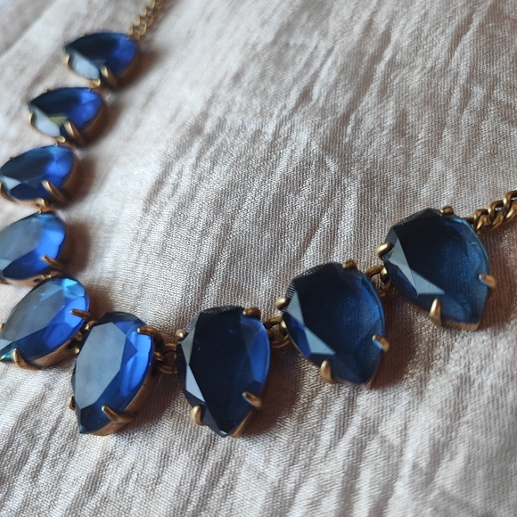 J Crew Brand Signed Teardrop Faceted Sapphire Blue Glass Statement Necklace - Picture 5 of 6
